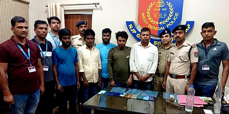 Five members of gang involved in extortion from passengers arrested from NJP station