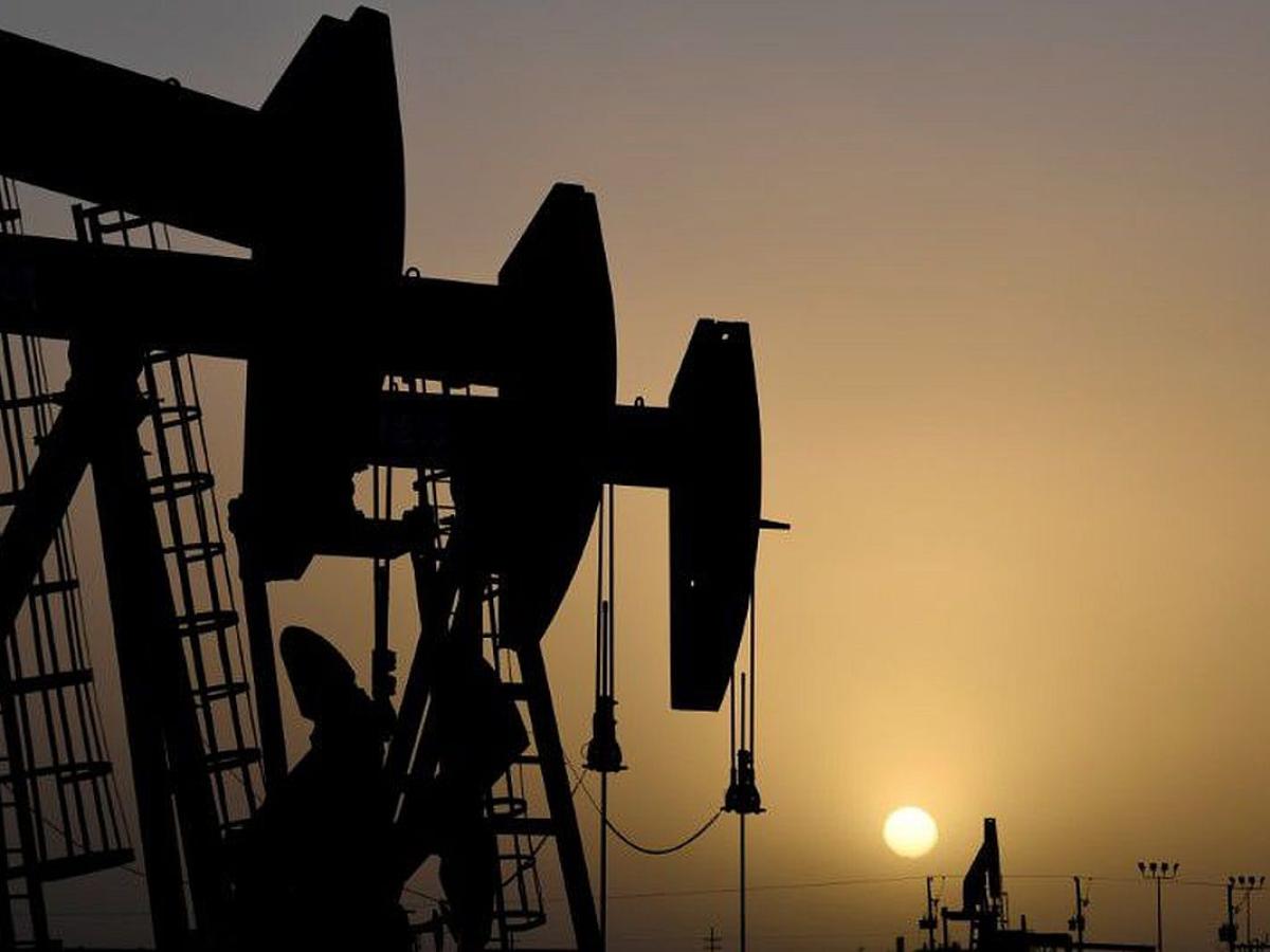 Crude oil futures prices inflation on spot demand